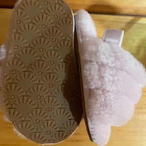 Ugg pink slippers